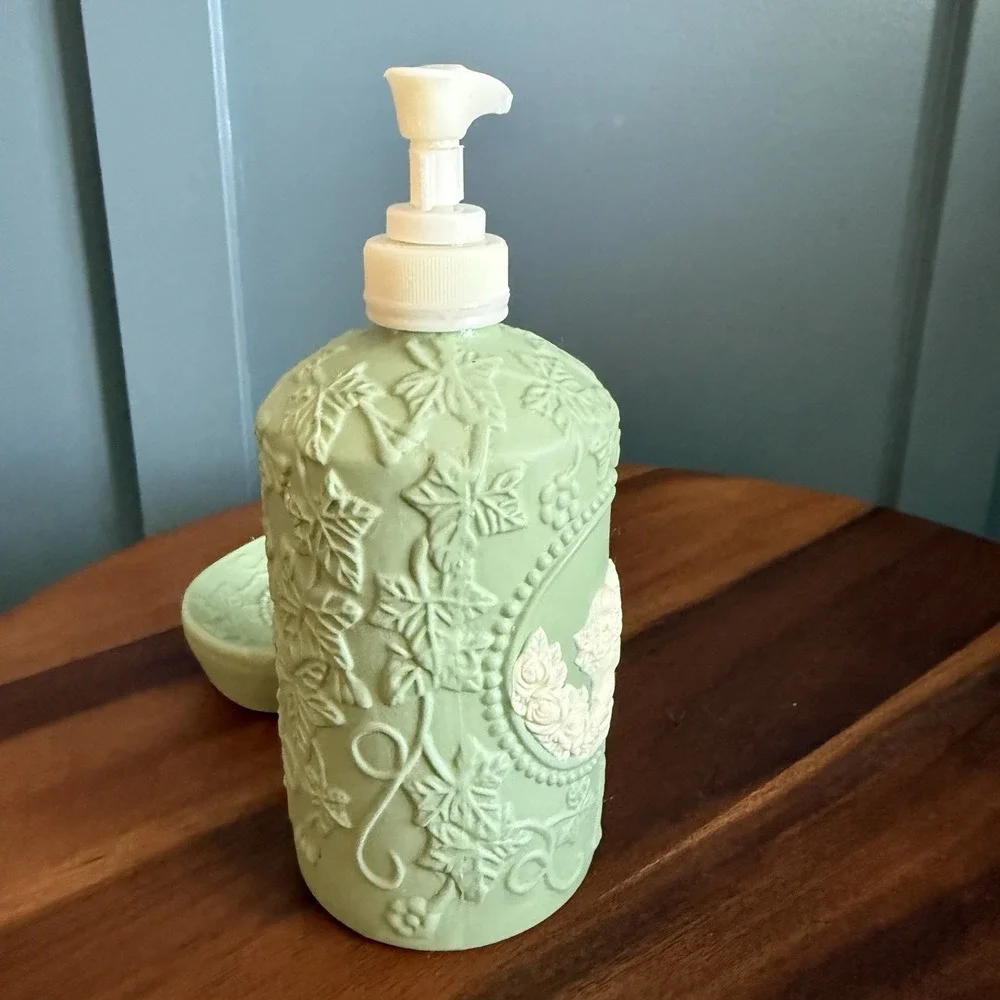 The Unbranded Brand jasperware style